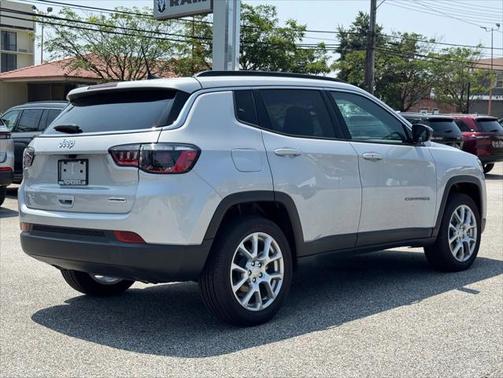 2024 Jeep Compass Latitude Lux