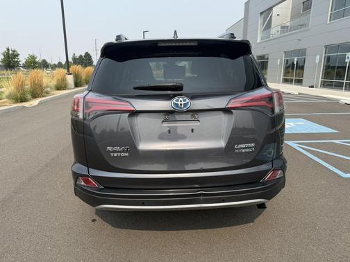 2018 Toyota RAV4 Hybrid SE
