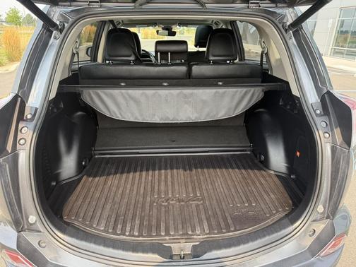 2018 Toyota RAV4 Hybrid SE
