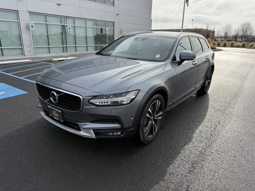 2018 Volvo V90 Cross Country T5