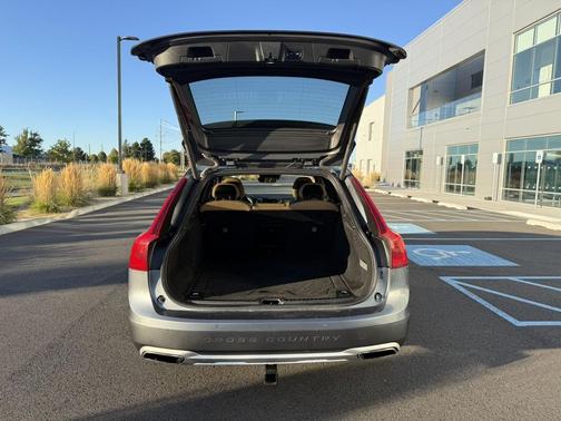 2018 Volvo V90 Cross Country T5