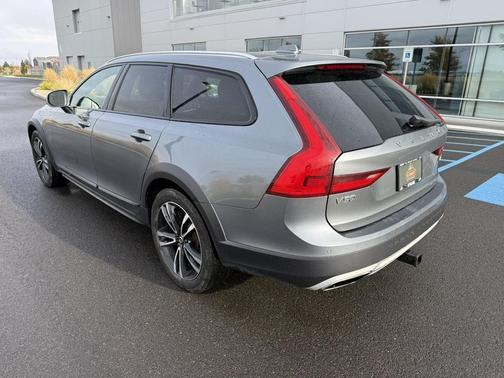2018 Volvo V90 Cross Country T5
