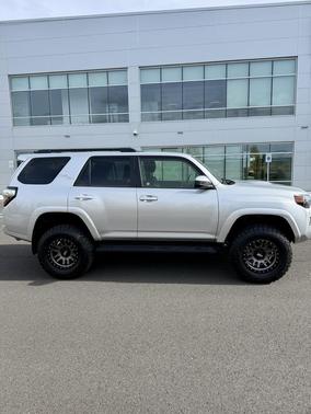 2024 Toyota 4Runner TRD Off Road
