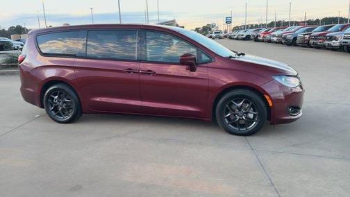 2020 Chrysler Pacifica Touring