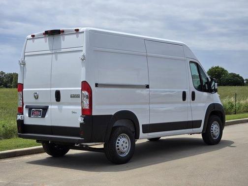 Bright White Clearcoat 2026 RAM ProMaster 2500 High Roof