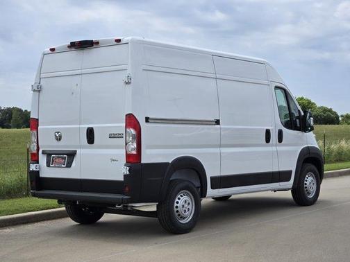 Bright White Clearcoat 2026 RAM ProMaster 2500 High Roof