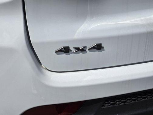 Bright White Clearcoat 2026 Jeep Compass Latitude