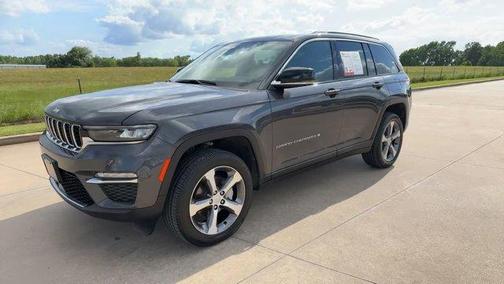 Metallic 2025 Jeep Grand Cherokee Limited