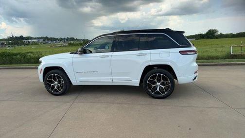2025 Jeep Grand Cherokee Summit