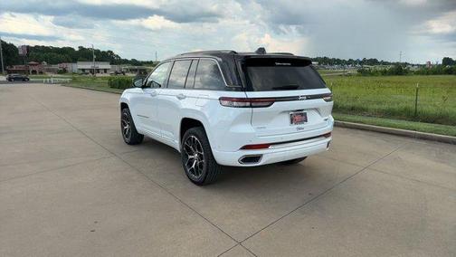2025 Jeep Grand Cherokee Summit
