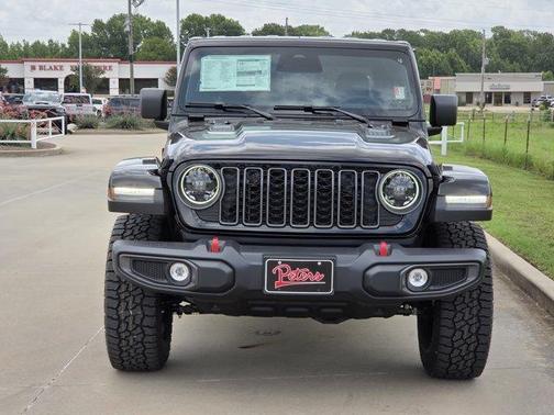 Black Clearcoat 2026 Jeep Gladiator Rubicon