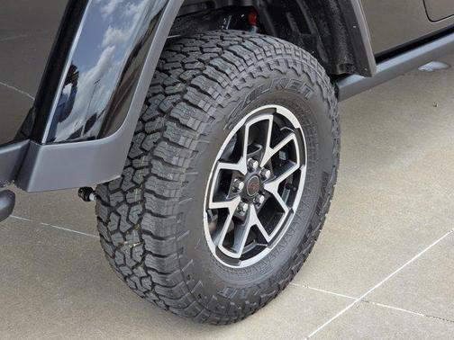 Black Clearcoat 2026 Jeep Gladiator Rubicon