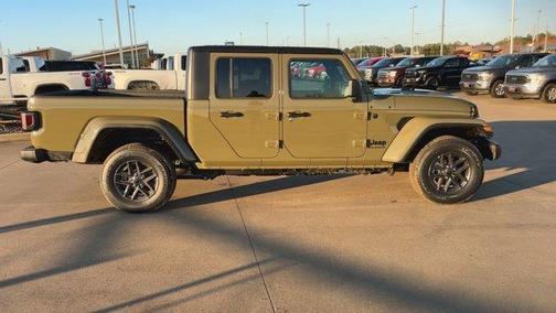 2025 Jeep Gladiator Sport