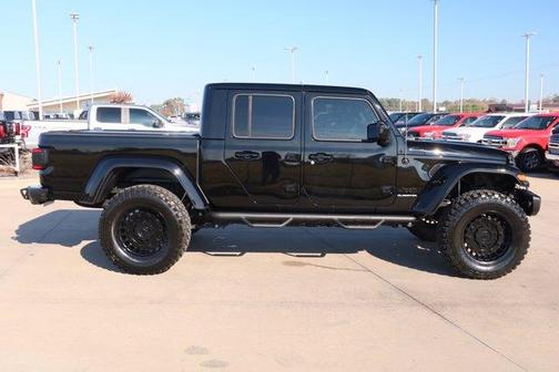 Photo 2 of 21 of 2021 Jeep Gladiator Overland