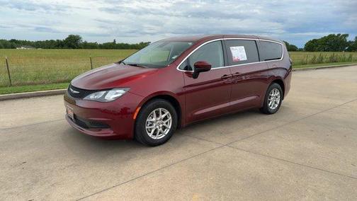 2023 Chrysler Voyager LX