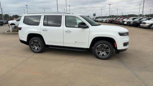 2025 Jeep Wagoneer Base