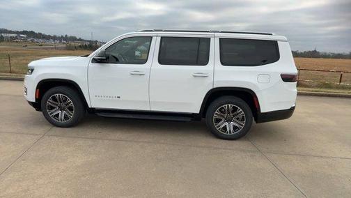 2025 Jeep Wagoneer Base