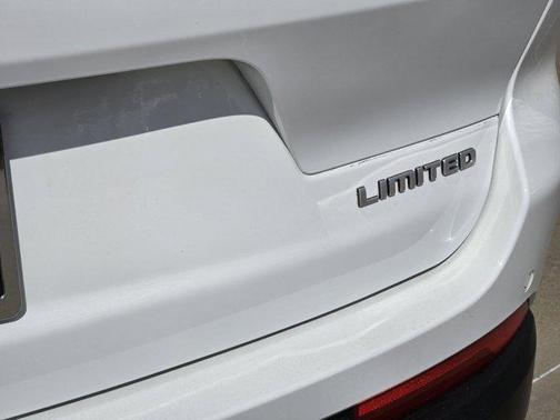 Bright White Clearcoat 2025 Jeep Grand Cherokee L Limited