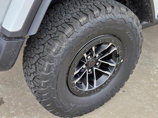 Bright White Clearcoat 2026 Jeep Wrangler Rubicon