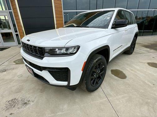 2026 Jeep Grand Cherokee Laredo