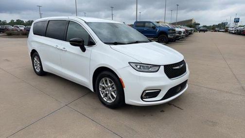 Bright White Clearcoat 2025 Chrysler Pacifica Select