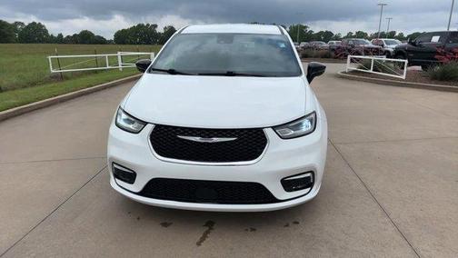 Bright White Clearcoat 2025 Chrysler Pacifica Select