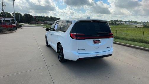 2022 Chrysler Pacifica Hybrid Touring L