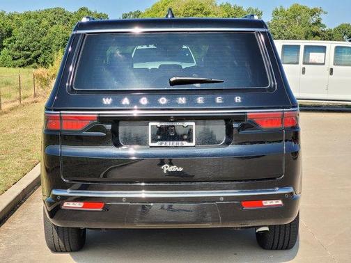 2025 Jeep Wagoneer Base