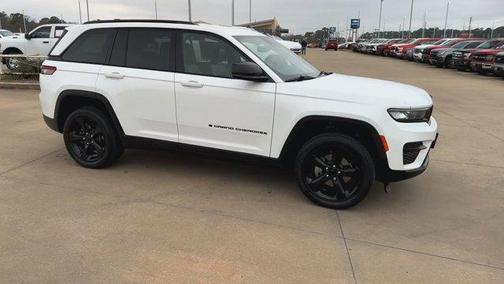 2022 Jeep Grand Cherokee Altitude