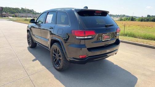 Diamond Black 2022 Jeep Grand Cherokee WK Laredo