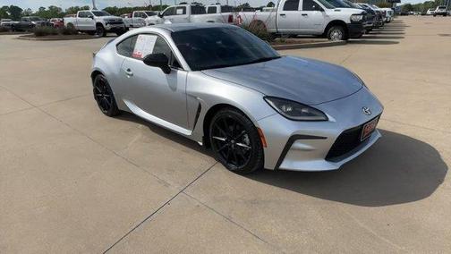 Pavement 2024 Toyota GR86 Premium