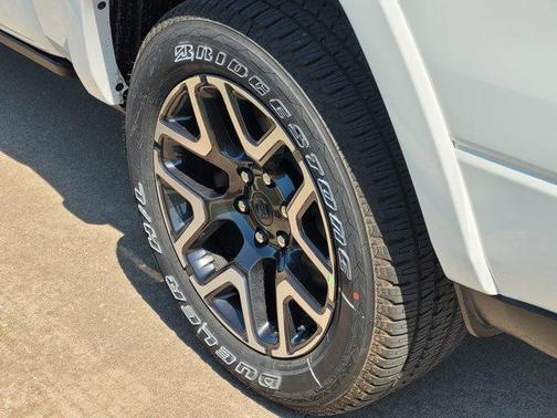 Bright White Clearcoat 2026 RAM 1500 Laramie