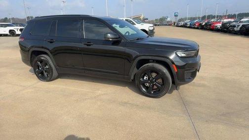 2022 Jeep Grand Cherokee L Laredo