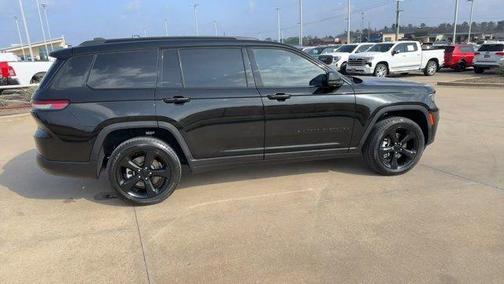 2022 Jeep Grand Cherokee L Laredo
