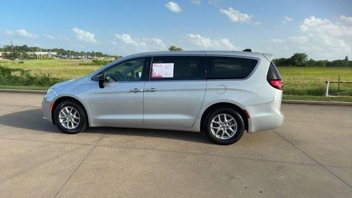 2024 Chrysler Pacifica Touring-L