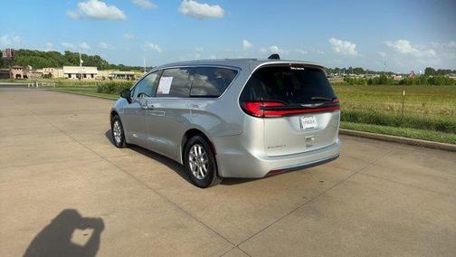 2024 Chrysler Pacifica Touring-L