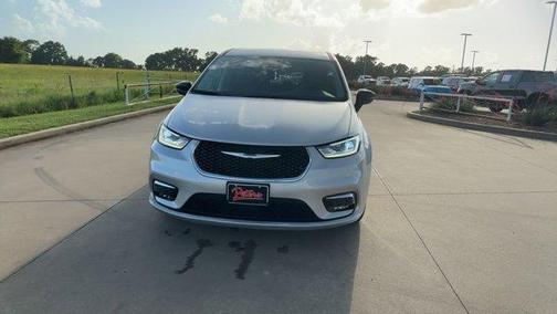 2024 Chrysler Pacifica Touring-L