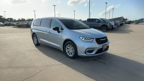 2024 Chrysler Pacifica Touring-L