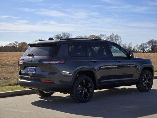 2025 Jeep Grand Cherokee L Laredo