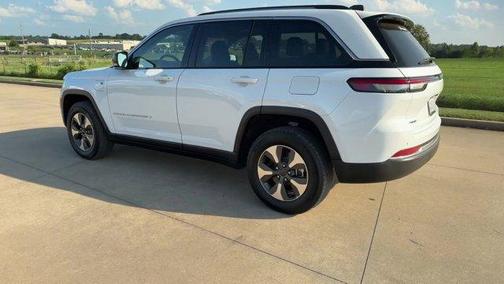 Bright White Clearcoat 2023 Jeep Grand Cherokee 4xe Base