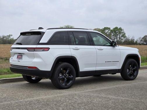 Bright White Clearcoat 2026 Jeep Grand Cherokee Limited