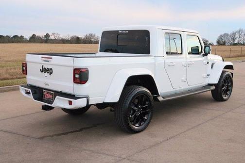 Photo 3 of 18 of 2021 Jeep Gladiator Overland