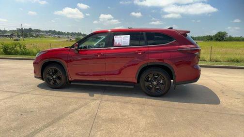 2024 Toyota Highlander LE