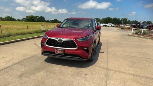 2024 Toyota Highlander LE