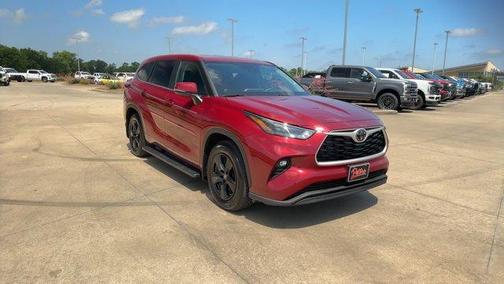 2024 Toyota Highlander LE