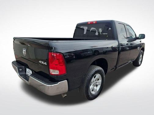 Diamond Black Crystal Pearlcoat 2024 RAM 1500 Classic SLT