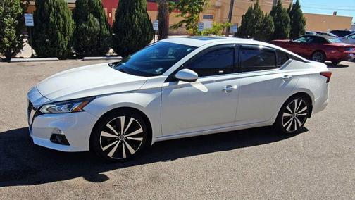 2020 Nissan Altima Platinum FWD