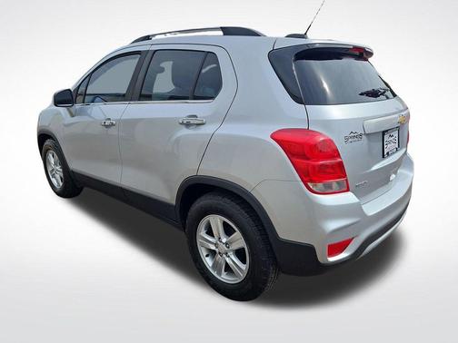 Silver Ice Metallic 2018 Chevrolet Trax LT