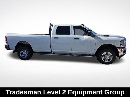 2023 RAM 2500 Tradesman Crew Cab 4x4 8' Box