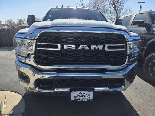 2023 RAM 2500 Tradesman Crew Cab 4x4 8' Box